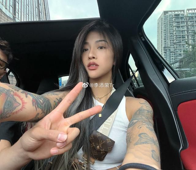 美丽的母亲在法律